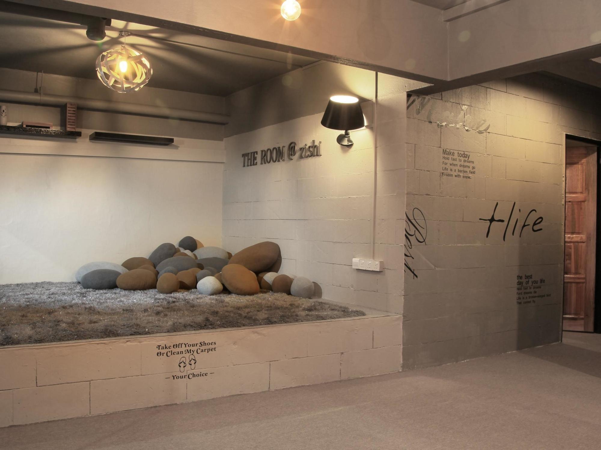 The Room @ Zishi Kota Bharu Exterior photo