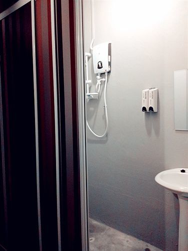 The Room @ Zishi Kota Bharu Exterior photo